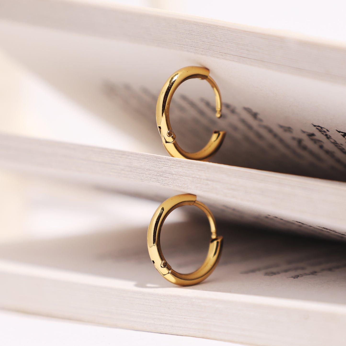 Stallae Classic Gold Hoop Earrings