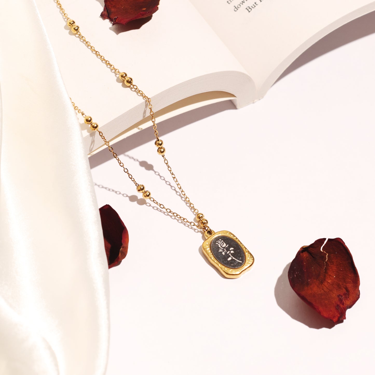 Vintage Rose Pendant Necklace in Gold