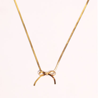 Gold Bow Necklace – Elegant & Feminine Jewelry