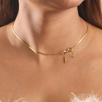 Gold Bow Necklace – Elegant & Feminine Jewelry